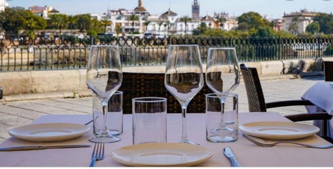 Apartamento Acogedor Junto A Calle Betis, Triana-Los Remedios Σεβίλλη Εξωτερικό φωτογραφία